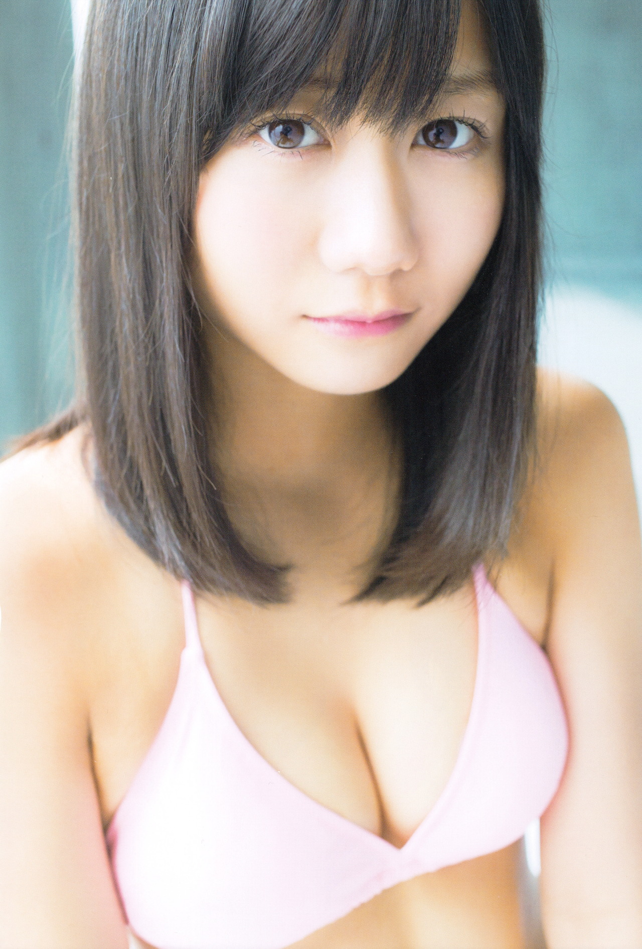 ピンクの水着を着ている古畑奈和のセクシー画像