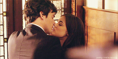 Aria and Ezra are the cutest couple in Pretty Little Liars. I want a hot teacher, too.