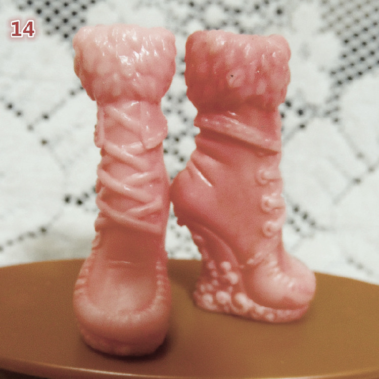 momdusa:

scary-murphy:

peppapigvevo:

possibly new shoes found by sassking-trevor on taobao
edited by me to make the detail clearer

are we maybe finally getting that winter line we’ve all been wishing for?

I dunno. I HOPE so, but I dunno. I do know that I NEEED either of the bottom two for my Bunyip oc so someone throw me a link yeah?
