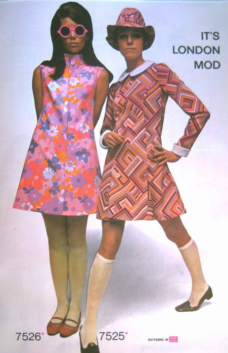 the60sbazaar:

Colleen Corby and an unidentified model in ‘London mod’ 