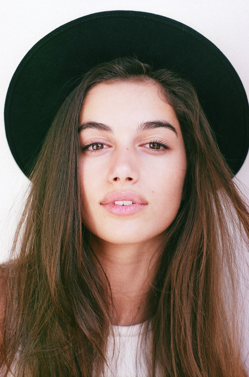 love-a-brown-eyed-girl:

Maia Cotton (Ford) by Hannah Sider  ©