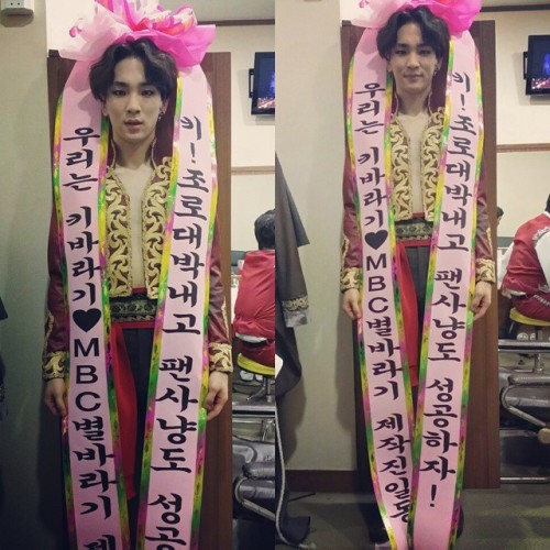 [Trans] Key&#8217;s Instagram Update 140828 - Zorro&#8217;s 1st Stage (1P)
&#8216;조로 첫공을 마쳤습니다 . 많은 분들 와주셔서 진심으로 감사드립니다 . 일어나서 박수쳐주시고 같이 웃어주시고 같이 가동받아주셔서 하나가 된 느낌을 오늘 특히 여러번 받은거 같아요!얼른 조로로 다시만나길!&#8217;
[Translations]
Zorro&#8217;s first stage has ended. So many of you came, I sincerely thank you all. All of you stood up and clap for me, laugh together, participating as one, I received it many times however I feel it the most today especially! See you all soon as Zorro once again!
Credit: bumkeykEng Translations: Forever_SHINee[5]
