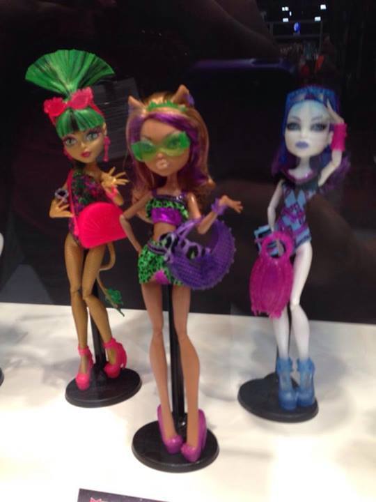 rayedelsol:

Found on the Facebook Group: Monster High Collectors - Safe place for MH Doll Collectors!
(I don’t like to source with real names, but if you are on tumblr, I’ll gladly use your url if you just message me)