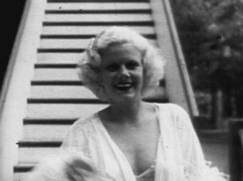 nitratediva:

Candid footage of Jean Harlow on the MGM lot in costume for Dinner at Eight (1933).
