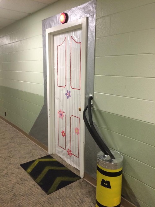 madwoman-without-a-box:

My friend turned her dorm door into Boo’s door from Monster’s Inc and it’s hella cool.
