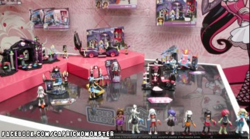caprichomonster:

Mattel fechou uma parceira com Mega Bloks e em Outubro de 2015 lançarão juntos uma linha de Monster High em “lego” *—-*


OMG