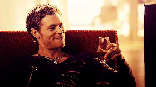 10 Klaus Mikaelson reaction GIFs that you need in your life - Pure Fandom