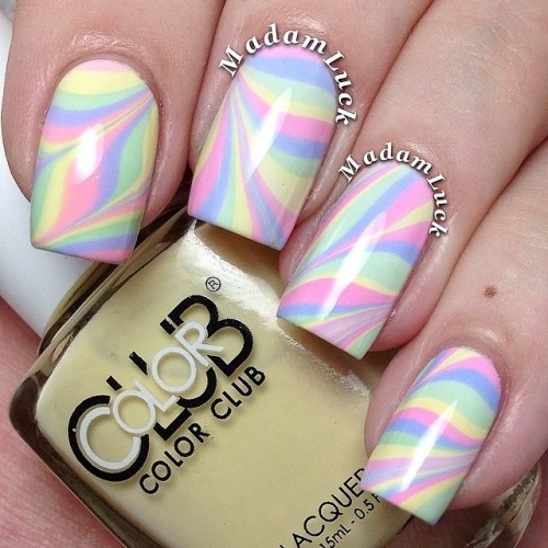 Watermarble nails Credit to @madamluck (http://ift.tt/1usC4qN)