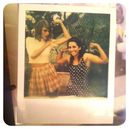  @bartusch: Today was pretty much the best day ever!! Spent my Saturday hanging out with Taylor in her house listening to music and straight flexing. #doyouevenlift (x) 