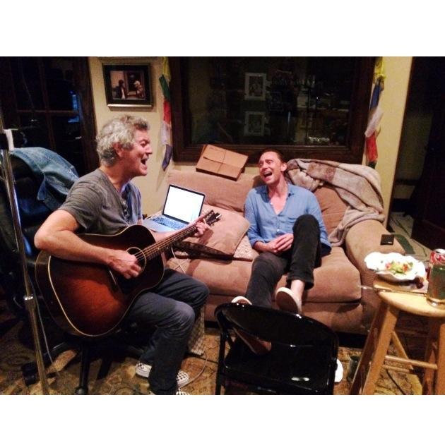 hiddleston-daily:
Chelsea Crowell: @ISTLTheFilm here&#8217;s a fun picture of @RodneyJCrowell and @twhiddleston sangin. pic.twitter.com/SJ9K3RN0S5