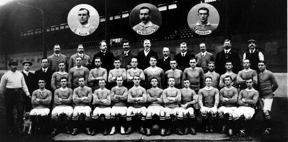 Командное фото «Челси» в 1907 году. Хилсдон в нижнем ряду в центре