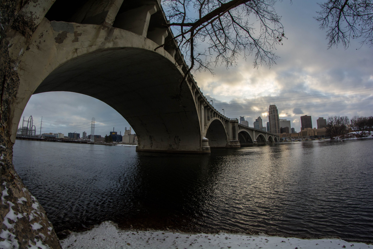 http://stuffaboutminneapolis.tumblr.com/post/102570209704/carterwdick-by-the-third-avenue-bridge-on-the