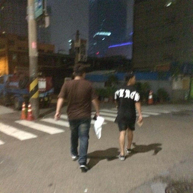 a fan spotted TaeYang 
(in front of YG building?)
source&#160;: cannixx