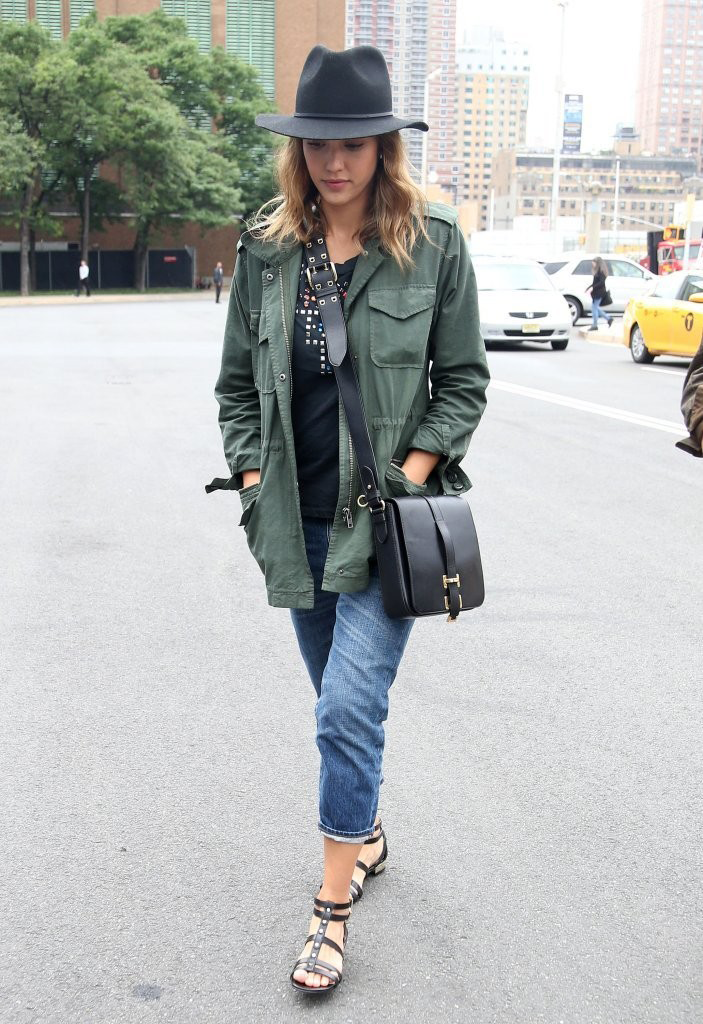 celebstarlets:

6/11/14 - Jessica Alba out in NYC.