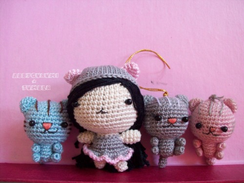 abbygurumi:</p><br /> <p>cat girl and her minions :3<br /><br /> 