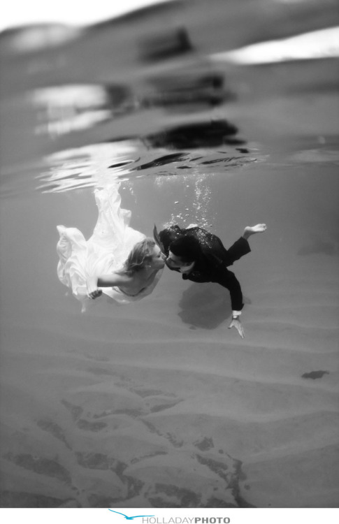 underwater kiss on Tumblr