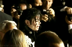 GIF su Michael Jackson. - Pagina 10 Tumblr_niyqe7lJrX1r37ly3o6_250