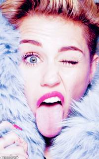 Miley Cyrus Tumblr_n7q5afjw531sqaaz9o10_250