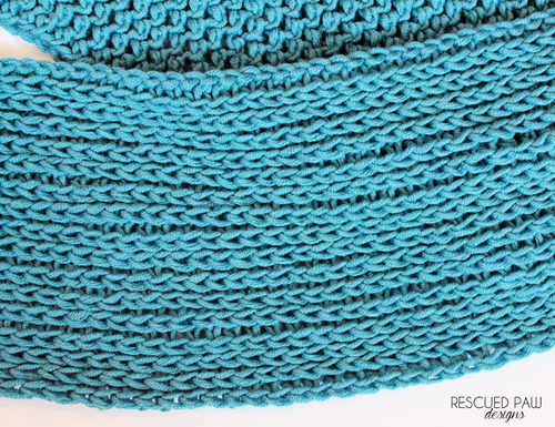 Cozy Crochet Cowl :: Easy Crochet