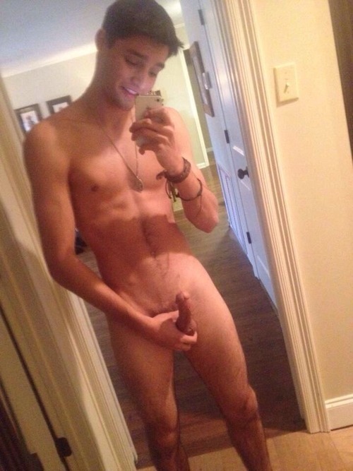 Naked guy selfie nude