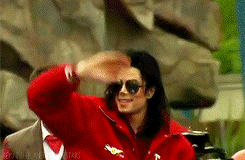 GIF su Michael Jackson. - Pagina 10 Tumblr_nj7ou5jBfg1r37ly3o6_250