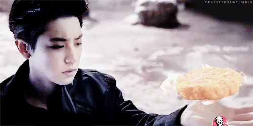 EXO Wants to put Their Meat in Your Mouth In New KFC Commercial [[MORE]]