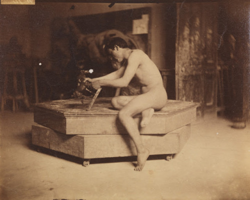  Thomas Eakins<br /><br />
 Modèle dans l’atelier -1895