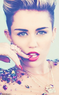 Miley Cyrus Tumblr_n7q58hzdlb1sqaaz9o4_250