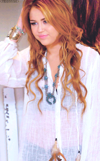 Miley Cyrus Tumblr_n7f9j9BdRv1sqaaz9o2_250