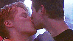 Brian ♥ Justin (QAF US) #1: Parce que..."[they] gave them a prom they'll never forget." - Page 2 Tumblr_nk3kfq4hYg1thrsnxo10_250