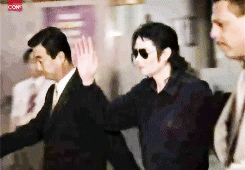 GIF su Michael Jackson. - Pagina 10 Tumblr_nh9es4pYO71ted8t2o3_250