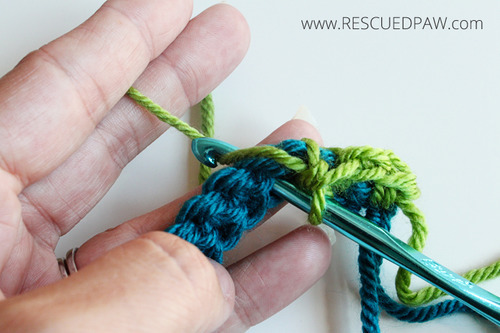 How to Make a Spike Stitch - Crochet Tutorial From Easy Crochet