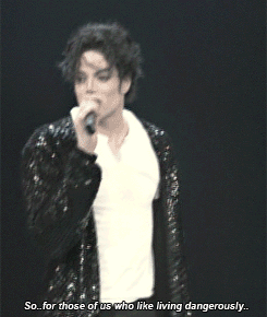 GIF su Michael Jackson. - Pagina 10 Tumblr_nj85hrpwEV1tcyfj9o2_250