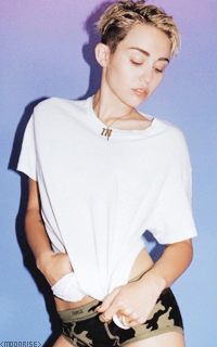 Miley Cyrus Tumblr_n7q58hzdlb1sqaaz9o7_250
