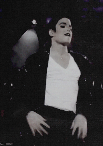 GIF su Michael Jackson. - Pagina 11 Tumblr_n23bx5QdgY1t49515o1_400