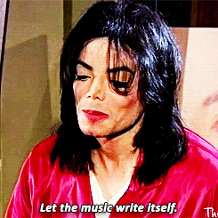 GIF su Michael Jackson. - Pagina 11 Tumblr_nfoiuh2qcL1qa1x28o4_250