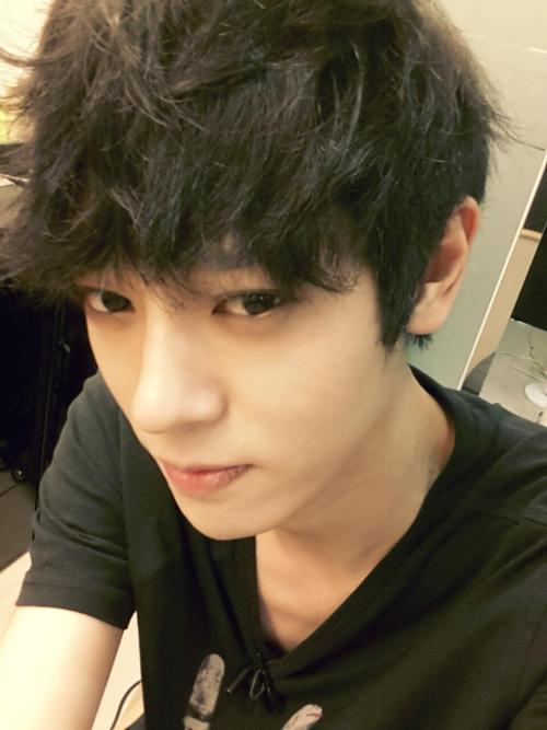 Jung Joonyoung, the rookie rocker star who cast in WGM as Jung Yoomi's virtual husband