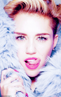 Miley Cyrus Tumblr_n7q5afjw531sqaaz9o8_250