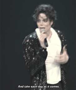 GIF su Michael Jackson. - Pagina 10 Tumblr_nj85hrpwEV1tcyfj9o5_250