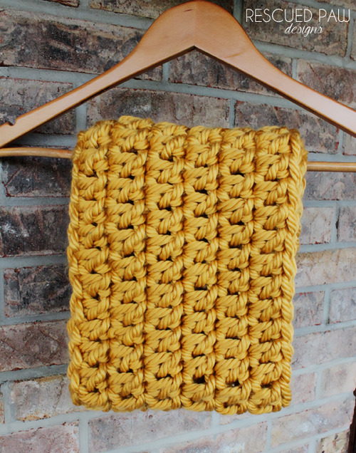Large Chunky Infinity Crochet Scarf Free Pattern via Easy Crochet
