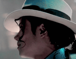 GIF su Michael Jackson. - Pagina 10 Tumblr_ng55c3EvNP1tdg72bo1_250