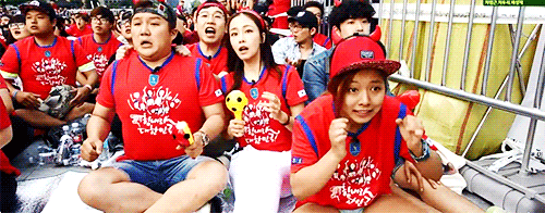 gayeon’s reaction when s.korea just barely missed the goal