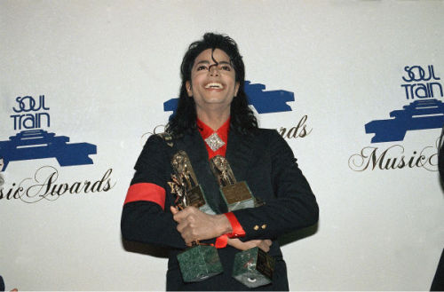 Michael Jackson Indicado a Três Prêmios no "Soul Train Awards" Tumblr_ndeu2zBGfP1sn2oneo1_500