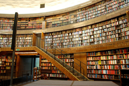 priveting: Public library Stockholm by Marlous Anne on Flickr. 