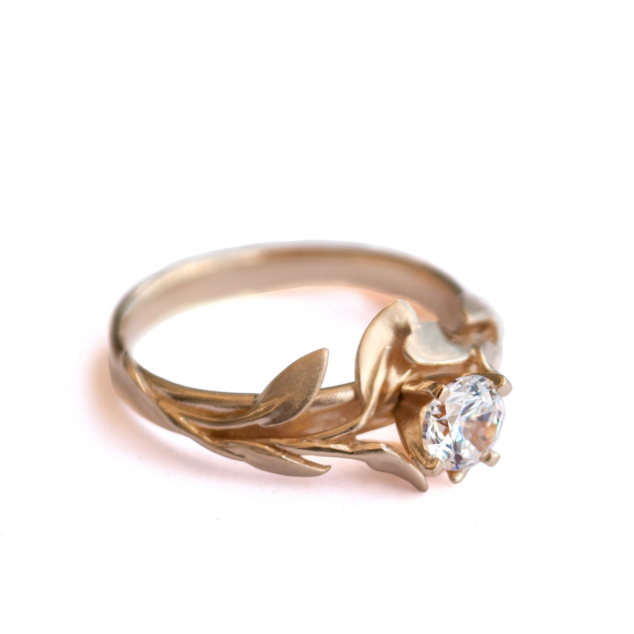 arefinedwoman: Leaves Engagement Ring 18K Yellow Gold by Doron Merav Weddings on Etsy 
