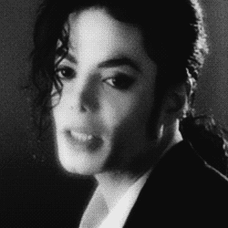 GIF su Michael Jackson. - Pagina 11 Tumblr_lve3smevdd1qh7ov5o4_250
