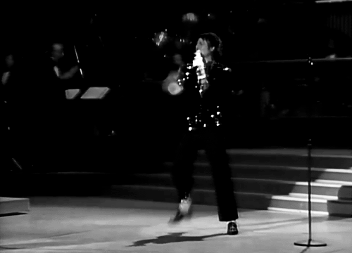 GIF su Michael Jackson. - Pagina 10 Tumblr_lxp0pctbjZ1qftymjo1_500