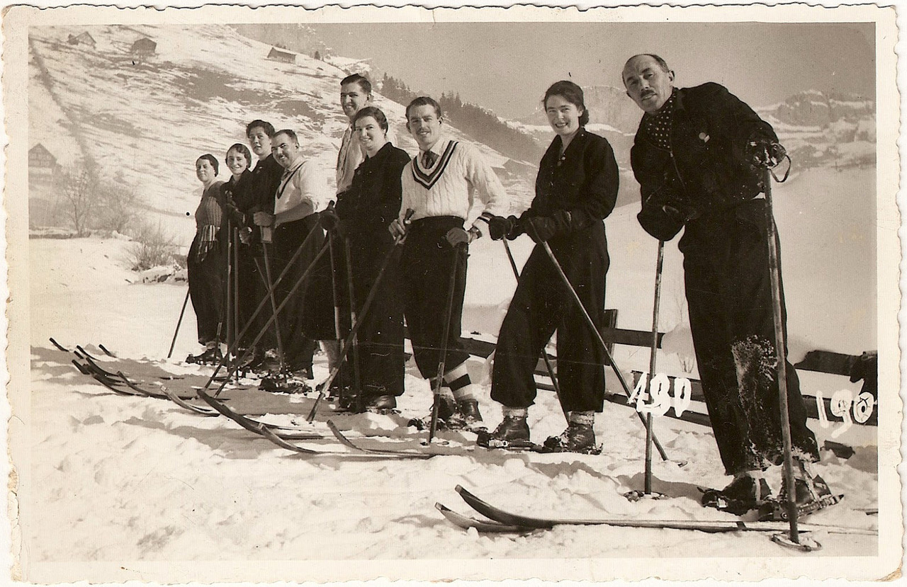 Vintage Skiers 91